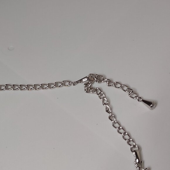 15 Inch Silver Tone Emmons Necklace - Picture 13 of 14